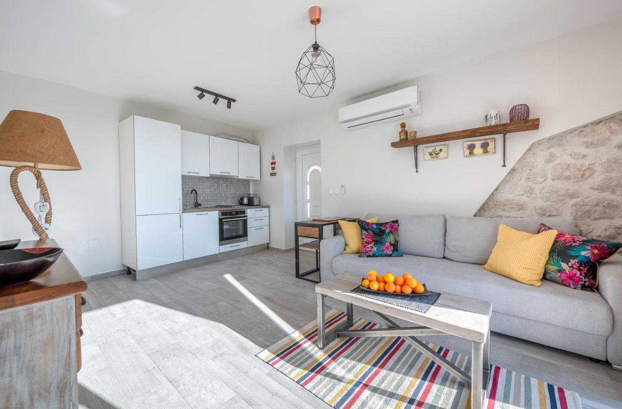 Izabela Apartment With Swimming Pool Babino Polje ภายนอก รูปภาพ
